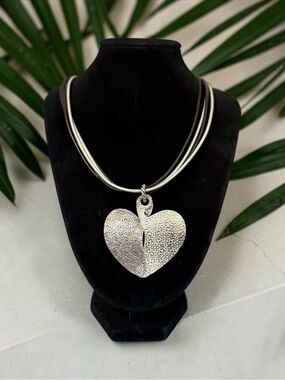 🖤🩶Vintage Silver Tone Textured Heart Multi-Strand Necklace/EUC🖤🩶
